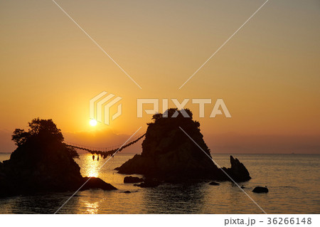 豊後二見ヶ浦からの日の出 36266148