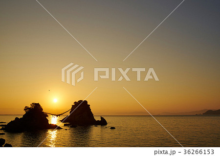豊後二見ヶ浦からの日の出 36266153