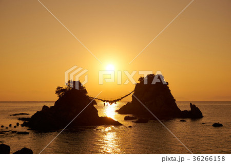 豊後二見ヶ浦からの日の出 36266158
