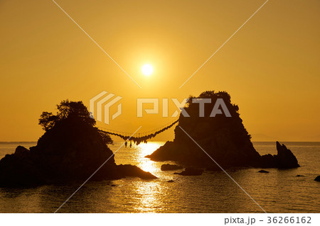 豊後二見ヶ浦からの日の出 36266162