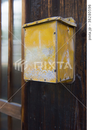 昭和な玄関先と牛乳瓶受け 36280596