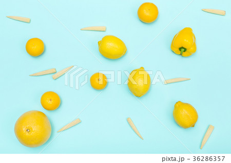 Summer citrus background, view above 36286357