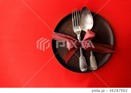 Composed plate with silverware Composed plate with silverware 36287002