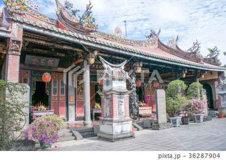 台湾　台北　三大廟門　大龍峒保安宮（だいりゅうどうほうあんぐう）　後殿 36287904