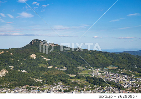 里山と青空(高松市 五剣山) 里山と青空(高松市 五剣山) 36290957