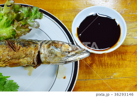 fried pacific mackerel and vegetable with sauce 36293146