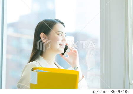 女性会社員　OL　ビジネスイメージ　オフィスレディ 36297106
