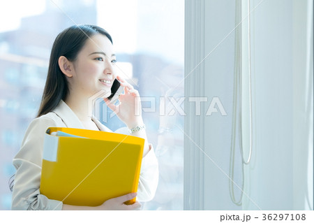 女性会社員　OL　ビジネスイメージ　オフィスレディ 36297108