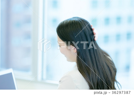 女性会社員　OL　ビジネスイメージ　オフィスレディ 36297387