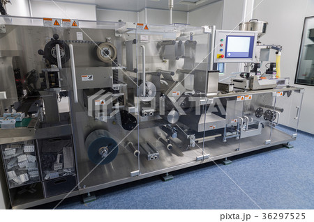 photos sterile production area with the machine 36297525