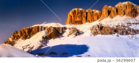 Mountains covered with fresh snow 36299607