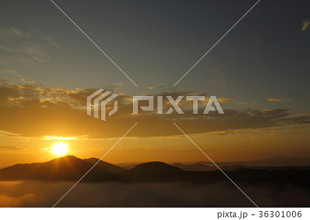 鎌倉山の雲海 ( 栃木県 茂木町 11月 ) 36301006