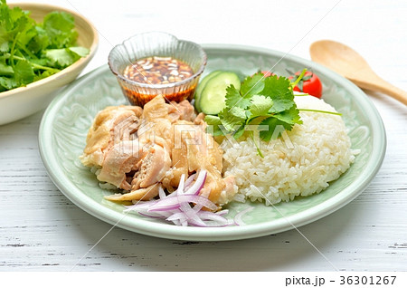 タイ料理、エスニック料理、海南鶏飯、カオマンガイ。パクチーを添えて。 36301267
