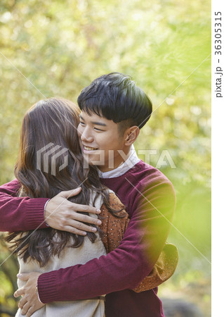 デート 屋外 室外 36305315