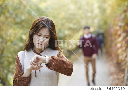 待つ 待ち デート 36305330