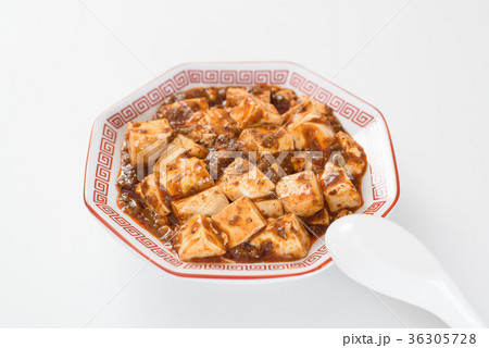 麻婆豆腐（中華皿とレンゲ） 36305728