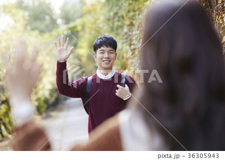 デート 笑顔 微笑 36305943