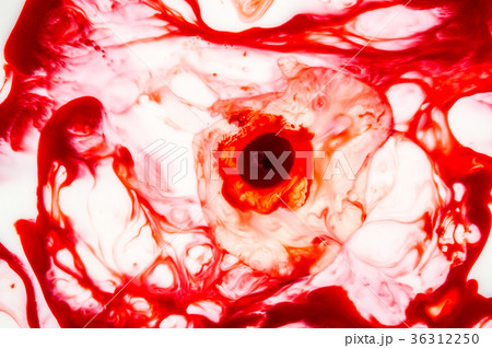 牛乳と界面活性剤と色素の反応模様(赤色) 牛乳と界面活性剤と色素の反応模様(赤色) 36312250