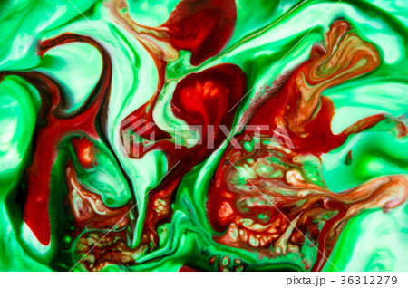 牛乳と界面活性剤と色素の反応模様(緑色と赤色) 牛乳と界面活性剤と色素の反応模様(緑色と赤色) 36312279