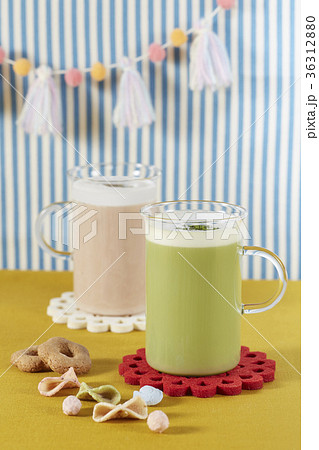 ガーリーな雰囲気　抹茶ラテ　ほうじ茶ラテ 36312880
