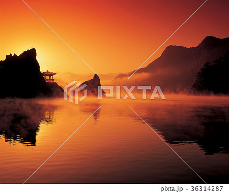 川 河 夕焼け 36314287