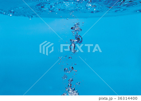 泡 水 水中 36314400