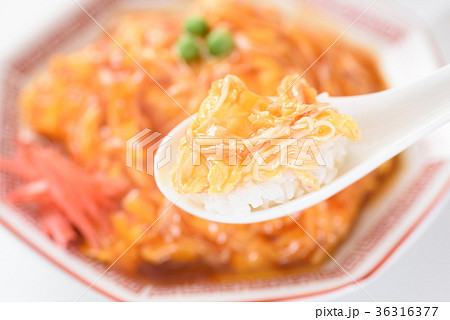 天津飯（レンゲで掬う） 36316377