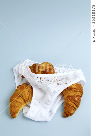 knickers and croissant 36318178