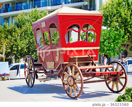 Old coach square of the resort town of Rethymno, 36325560