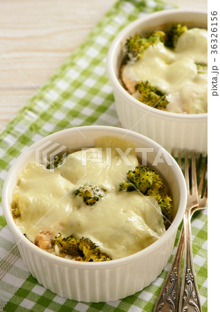 Casserole with broccoli, rice, chicken,mozzarella Casserole with broccoli, rice, chicken,mozzarella 36326156