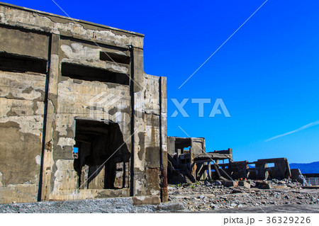 軍艦島と青空 軍艦島クルーズ 上陸 軍艦島と青空 軍艦島クルーズ 上陸 36329226
