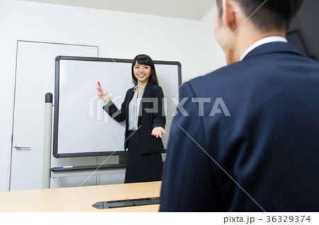 若いビジネスウーマン 36329374
