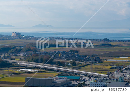 東海道新幹線と琵琶湖俯瞰 36337780