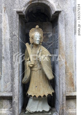 Close-up Ancient Chinese Ballast Doll. 36337834