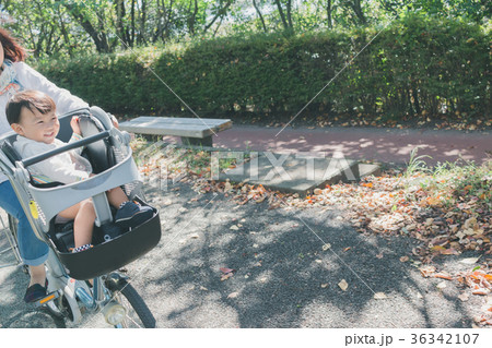 2 years old 36342107