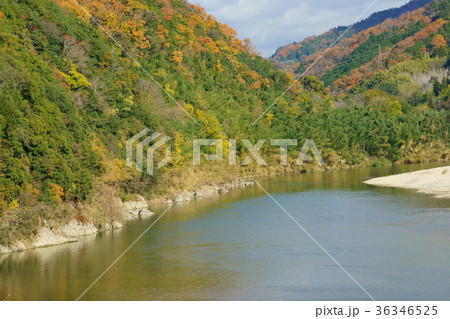 秋の川・紅葉の淵１ 36346525