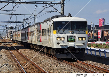 北上尾駅を通過する185系特急草津 北上尾駅を通過する185系特急草津 36349012