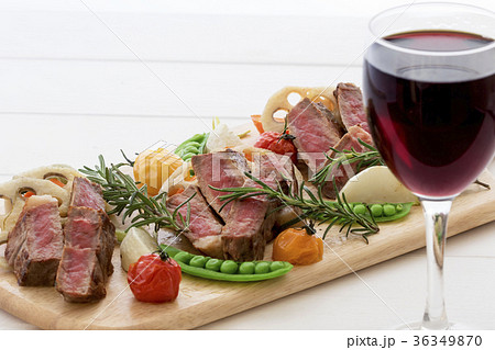 野菜のグリルと牛肉のステーキ 野菜のグリルと牛肉のステーキ 36349870