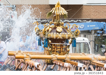 富岡八幡宮例大祭神輿　水かけ 36351643