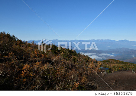富士山の御庭・紅葉とあずま屋（山梨県） 36351879
