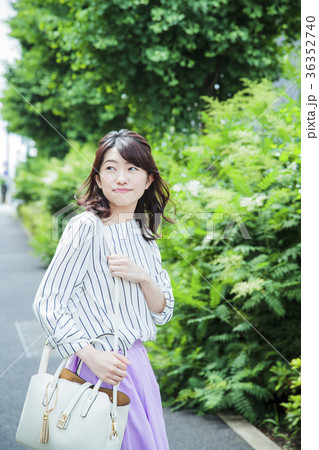 女性 旅行 観光 OL 通勤 散策 散歩 女子旅 女性 旅行 観光 OL 通勤 散策 散歩 女子旅 36352740