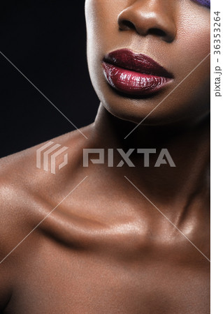 beautiful black woman red lips closeup 36353264