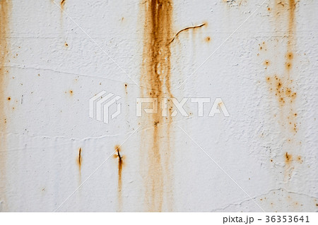 錆びた白いペンキの壁面 36353641