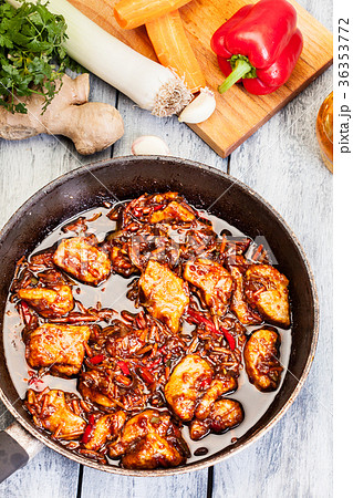 Pork in chinese with vegetables 36353772