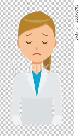 白衣を着た女性医師が謝っている 36356705