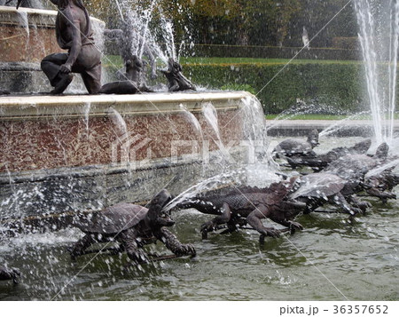 ヘレンキームーゼ城庭園の噴水 36357652