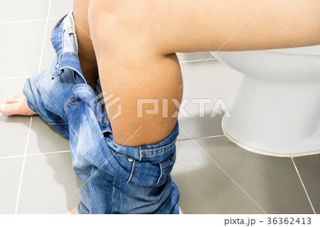 sitting on toilet ,diarrhea sitting on toilet ,diarrhea 36362413