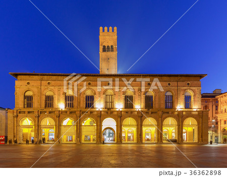 Bologna. Maggiore Square at night. Bologna. Maggiore Square at night. 36362898