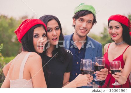 Young people are celebrating New Year's party. 36363964