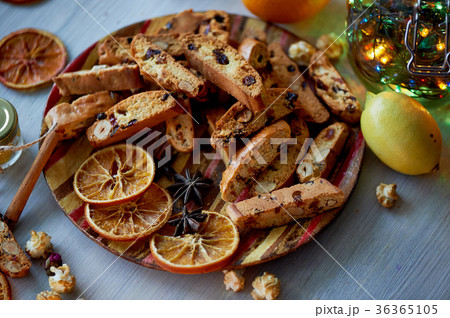 Cookie biscotti with citrus.The atmosphere of 36365105
